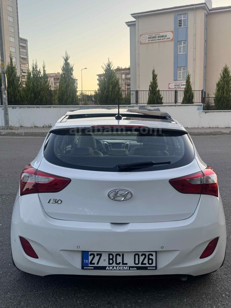 Galeriden Hyundai i30 1.6 GDi Elite 2013 Model Gaziantep 245.000 km Beyaz 6