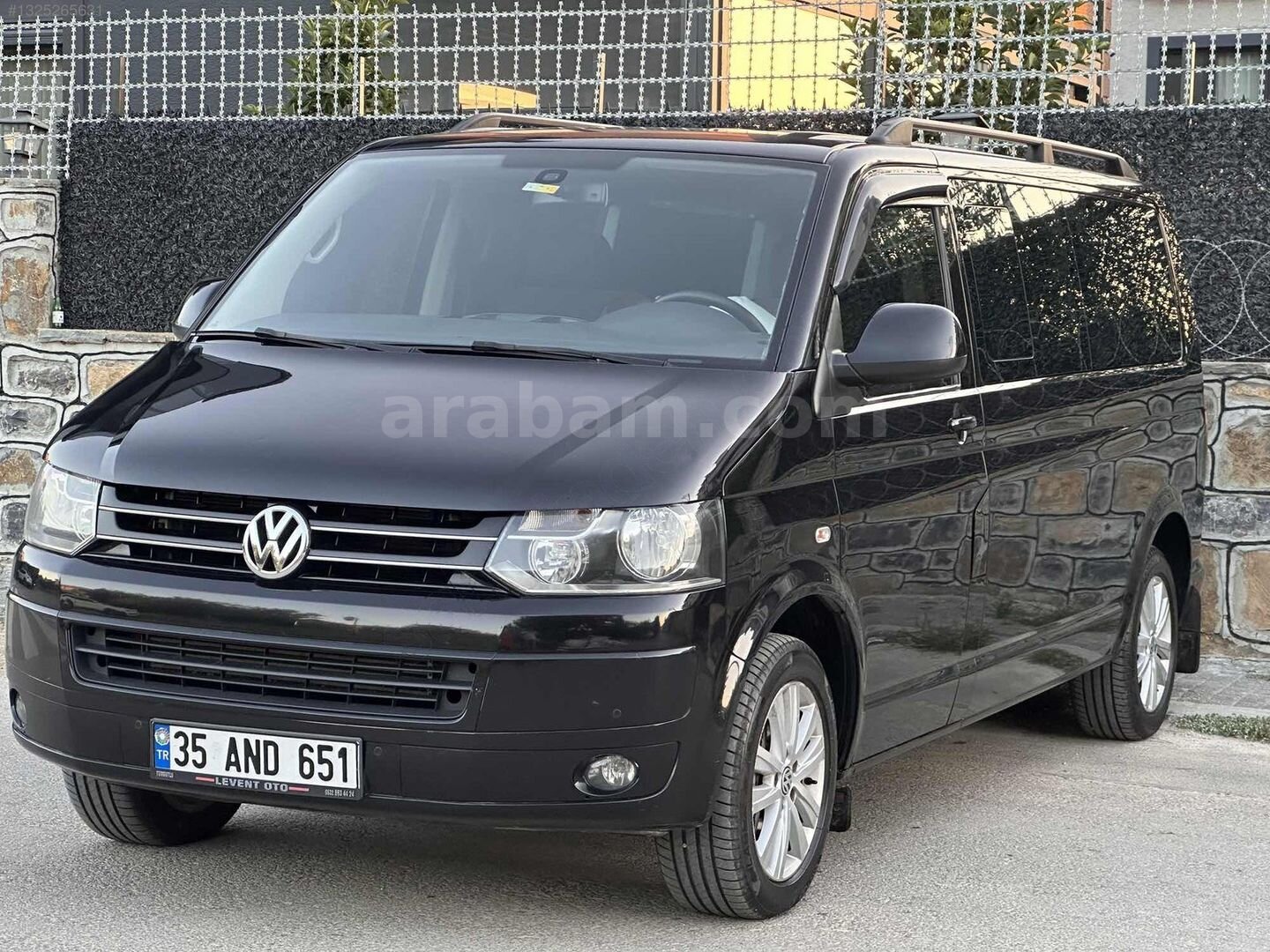 Galeriden Volkswagen Caravelle 2.0 TDI Comfortline 2013 Model Kocaeli 150.000 km Siyah 2
