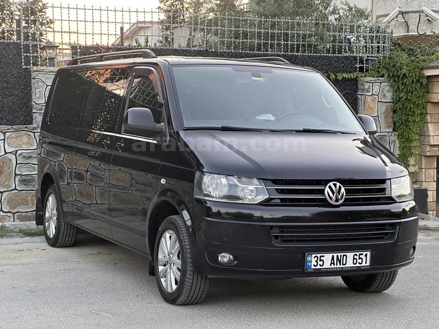Galeriden Volkswagen Caravelle 2.0 TDI Comfortline 2013 Model Kocaeli 150.000 km Siyah 3
