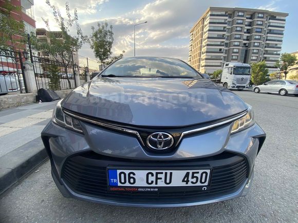 DEĞİŞENSİZ BOYASIZ HASAR KAYITSIZ 34 bin km 1.6 Otomatik vites ve oto.el frenli