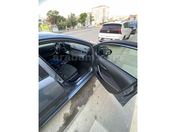 DEĞİŞENSİZ BOYASIZ HASAR KAYITSIZ 34 bin km 1.6 Otomatik vites ve oto.el frenli