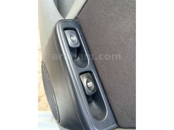 Galeriden Renault Clio 1.5 dCi Authentique 2005 Model Ağrı
