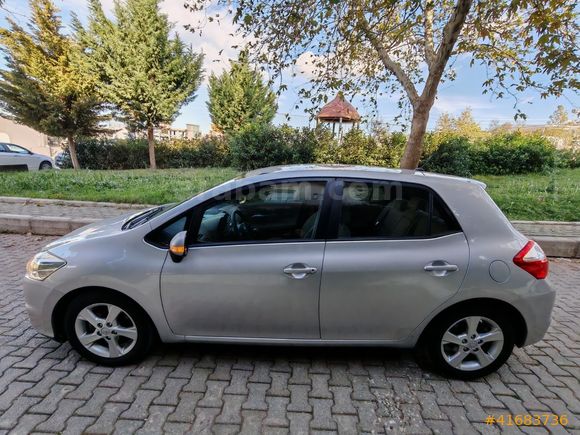 SADECE 63 BİN KM'DE-2011 TOYOTA AURİS 1.4 D4D COMFORT PLUS