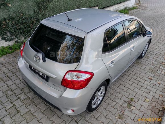 SADECE 63 BİN KM'DE-2011 TOYOTA AURİS 1.4 D4D COMFORT PLUS