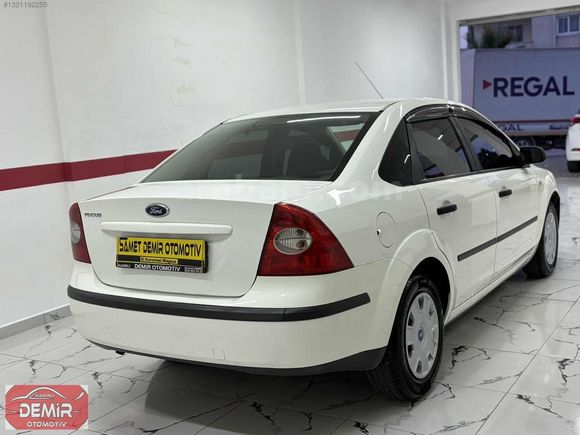 SAMET DEMİR OTOMOTİVDEN 2006 MDL HATASIZ FORD TREND