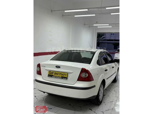 SAMET DEMİR OTOMOTİVDEN 2006 MDL HATASIZ FORD TREND