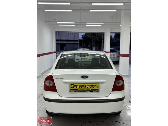 SAMET DEMİR OTOMOTİVDEN 2006 MDL HATASIZ FORD TREND