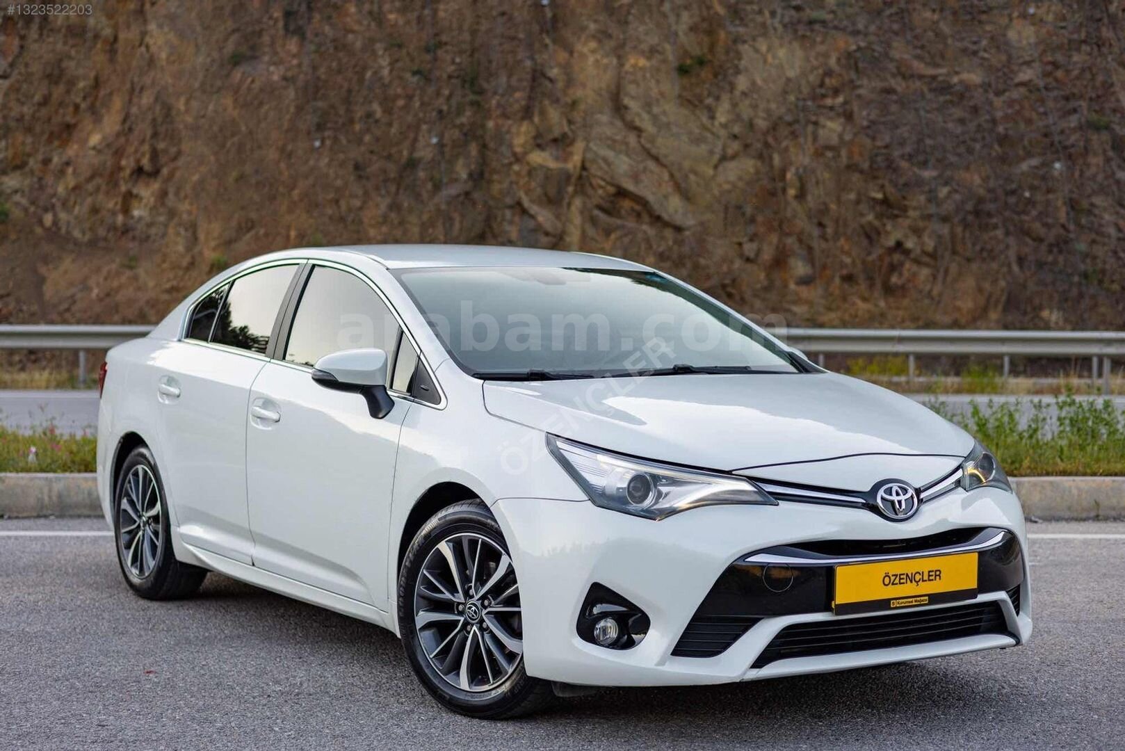 Galeriden Toyota Avensis 1.6 Elegant Extra 2015 Model Çorum 157.000 km Beyaz 2
