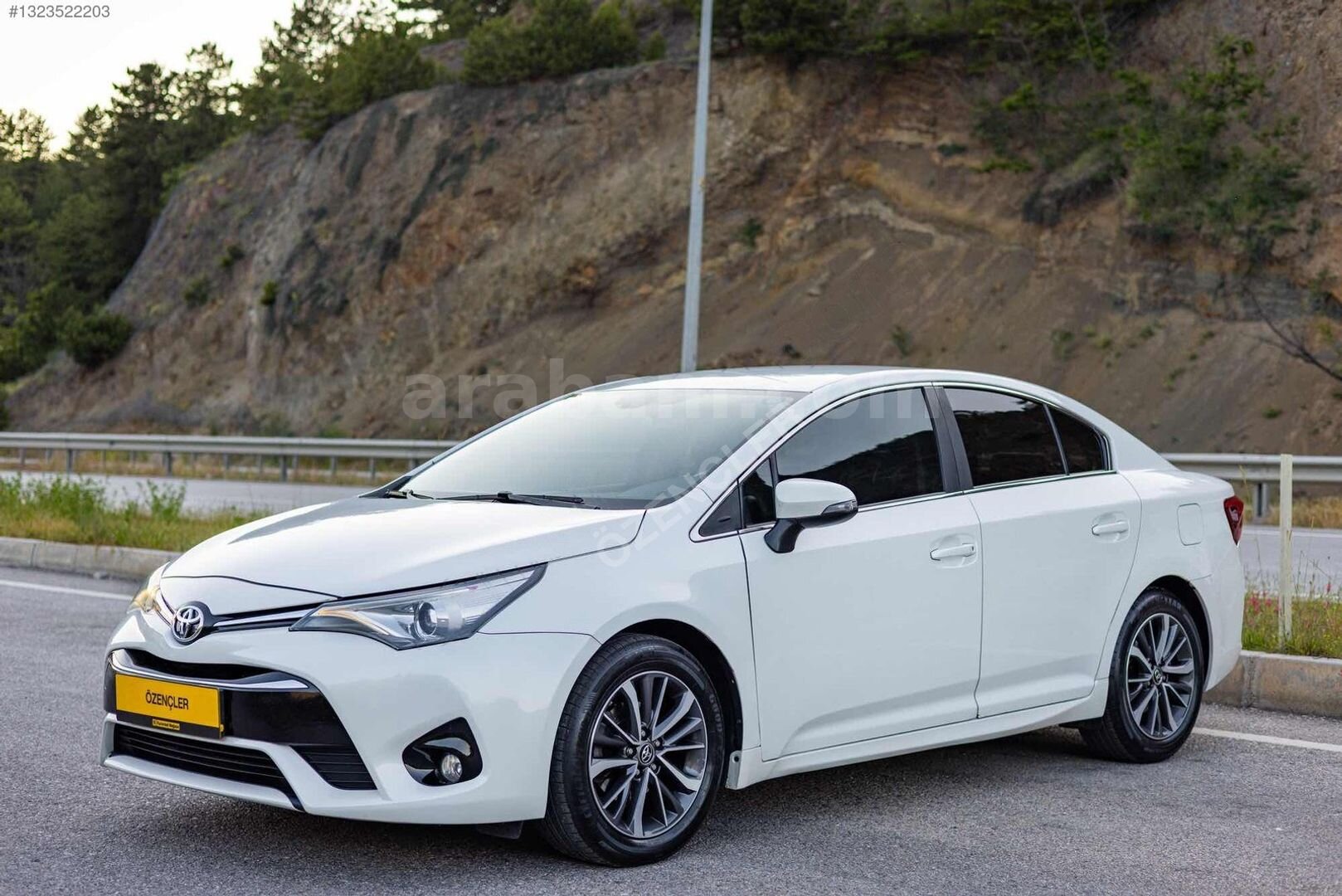 Galeriden Toyota Avensis 1.6 Elegant Extra 2015 Model Çorum 157.000 km Beyaz 7