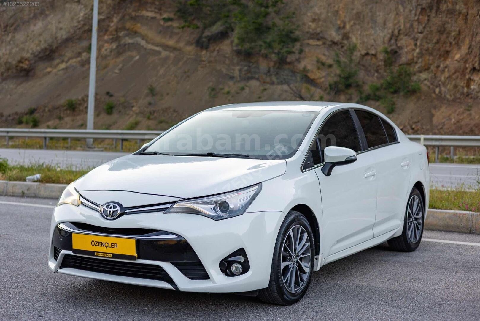 Galeriden Toyota Avensis 1.6 Elegant Extra 2015 Model Çorum 157.000 km Beyaz 6