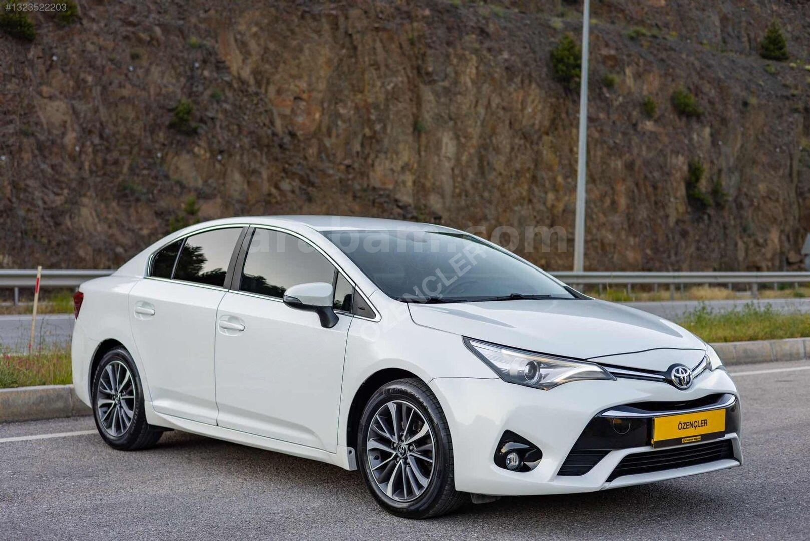 Galeriden Toyota Avensis 1.6 Elegant Extra 2015 Model Çorum 157.000 km Beyaz 4
