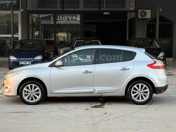 2012 MODEL BAKIMLI OTOMATİK MEGANE 1.5 DCİ