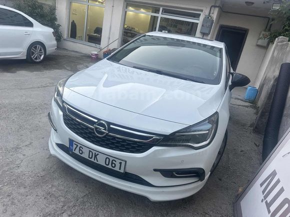2016 model sunroof'lu otomatik araç