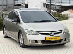 OTOMATİK SUNROOF'LU PREMİUM CİVİC