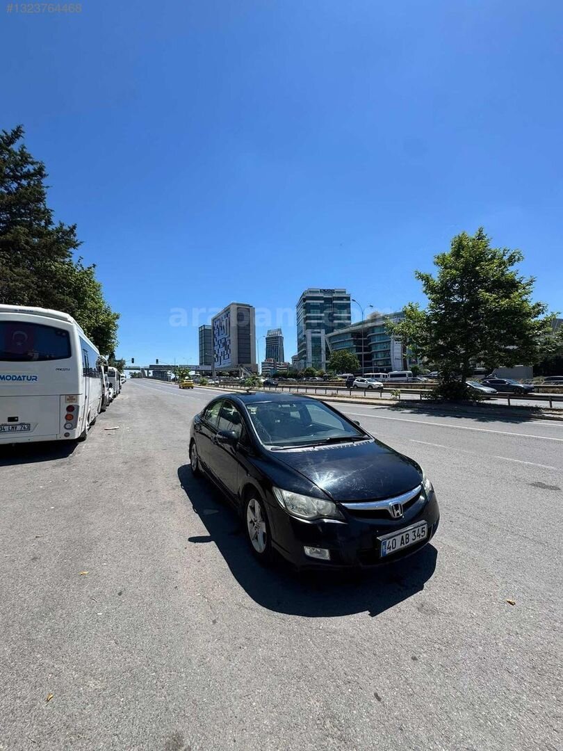 Galeriden Honda Civic 1.6i VTEC Premium 2007 Model İstanbul 182.000 km Siyah 6