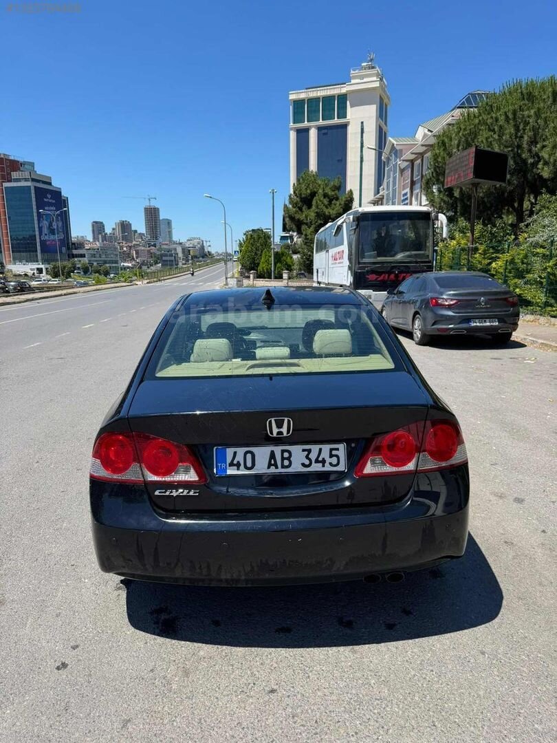 Galeriden Honda Civic 1.6i VTEC Premium 2007 Model İstanbul 182.000 km Siyah 5