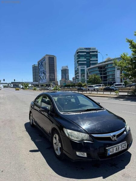 Galeriden Honda Civic 1.6i VTEC Premium 2007 Model İstanbul 182.000 km Siyah