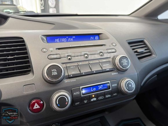 HATASIZ-HONDA-CIVIC-1.6İVTECH-69BİN KM-PREMIUM-TR DE TEK-