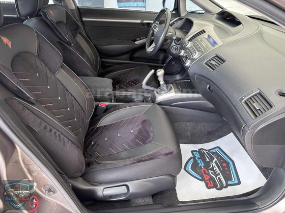 HATASIZ-HONDA-CIVIC-1.6İVTECH-69BİN KM-PREMIUM-TR DE TEK-