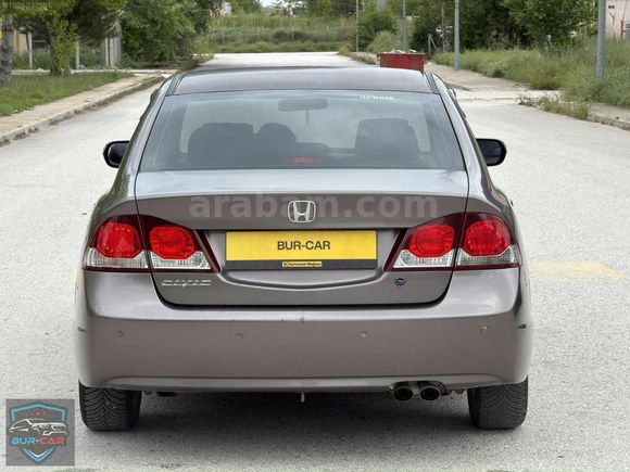 HATASIZ-HONDA-CIVIC-1.6İVTECH-69BİN KM-PREMIUM-TR DE TEK-
