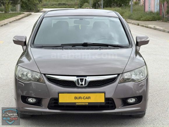 HATASIZ-HONDA-CIVIC-1.6İVTECH-69BİN KM-PREMIUM-TR DE TEK-