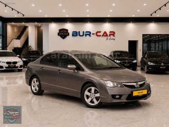 HATASIZ-HONDA-CIVIC-1.6İVTECH-69BİN KM-PREMIUM-TR DE TEK-