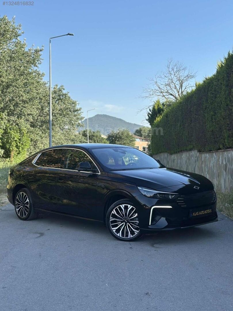 Galeriden TOGG T10F V2 Uzun Menzil 2025 Model Bursa 6.001 km Siyah 4