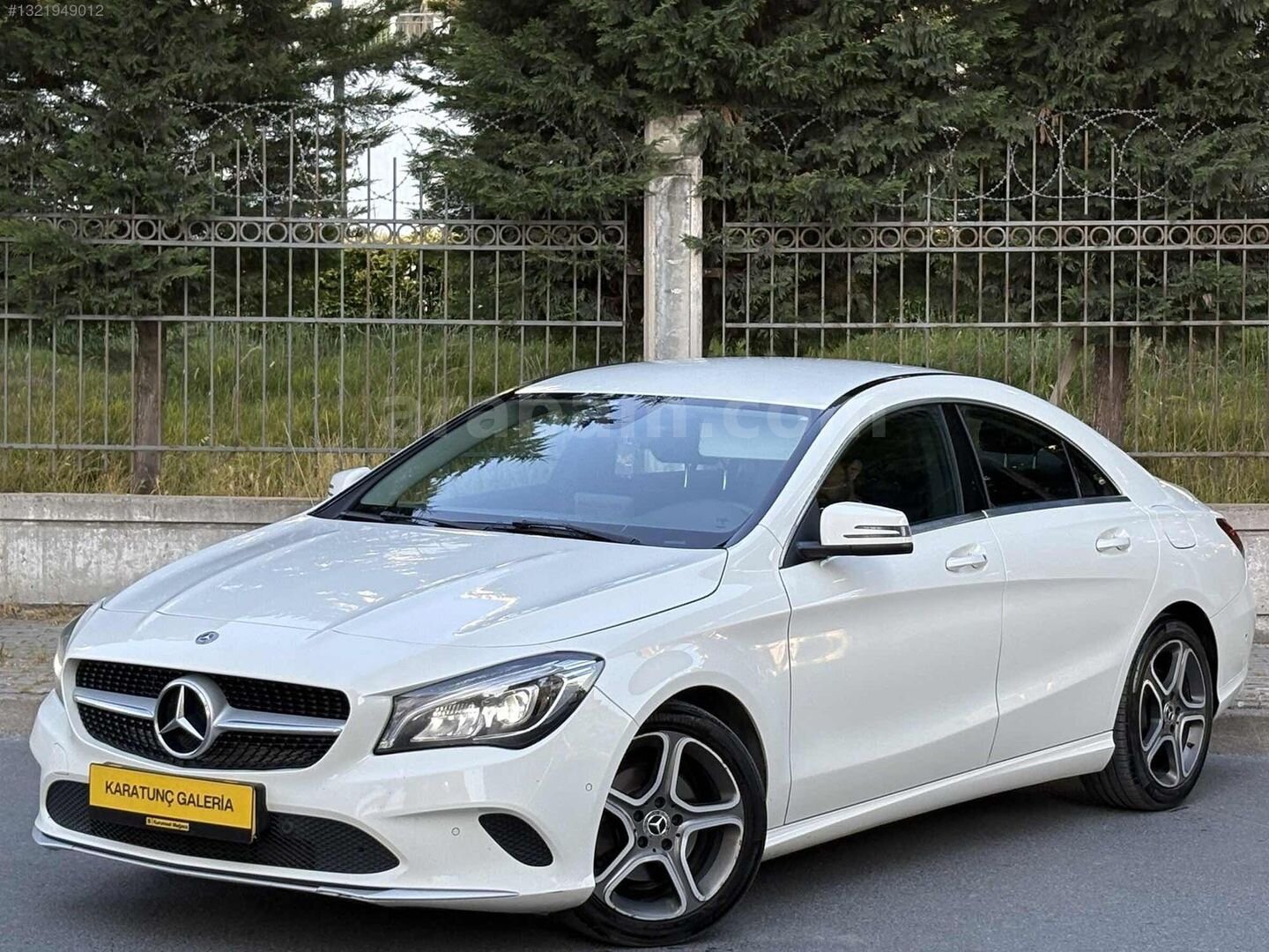 Galeriden Mercedes - Benz CLA 180 D Comfort 2017 Model İstanbul 255.000 km Beyaz 1