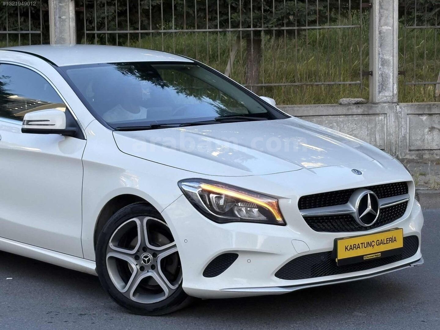 Galeriden Mercedes - Benz CLA 180 D Comfort 2017 Model İstanbul 255.000 km Beyaz 4