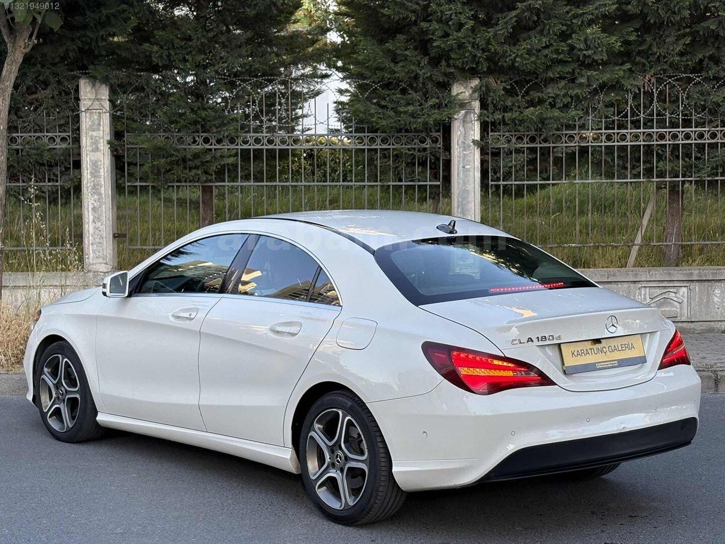 Galeriden Mercedes - Benz CLA 180 D Comfort 2017 Model İstanbul 255.000 km Beyaz 6