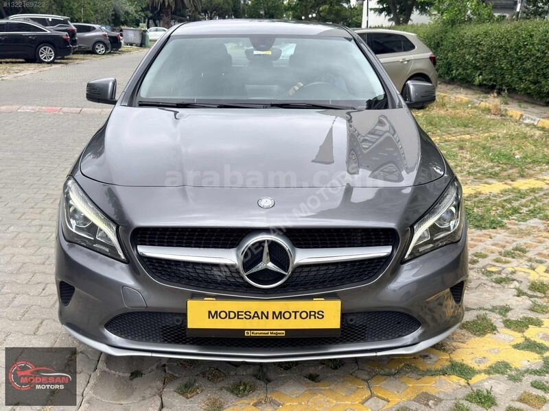 Galeriden Mercedes - Benz CLA 180 D Comfort 2016 Model İstanbul 188.000 km Gri