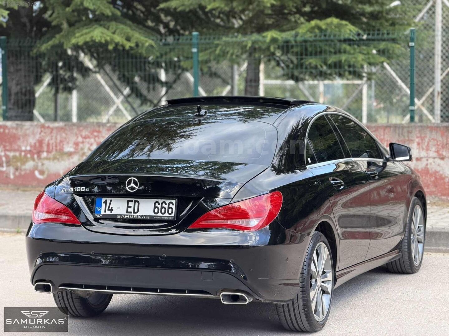 Galeriden Mercedes - Benz CLA 180 D Urban 2016 Model Bolu 32.000 km Siyah 4