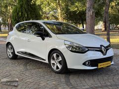 ŞENTÜRK'TEN 2014 MODEL KAZASIZ 1.2 BENZİNLİ RENAULT CLİO