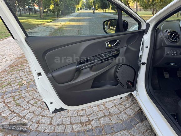 ŞENTÜRK'TEN 2014 MODEL KAZASIZ 1.2 BENZİNLİ RENAULT CLİO