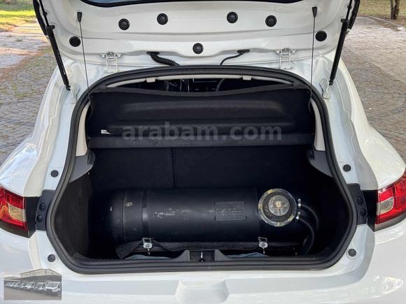 ŞENTÜRK'TEN 2014 MODEL KAZASIZ 1.2 BENZİNLİ RENAULT CLİO