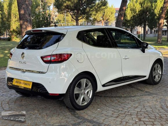 ŞENTÜRK'TEN 2014 MODEL KAZASIZ 1.2 BENZİNLİ RENAULT CLİO