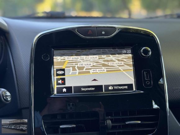 ŞENTÜRK'TEN 2014 MODEL KAZASIZ 1.2 BENZİNLİ RENAULT CLİO