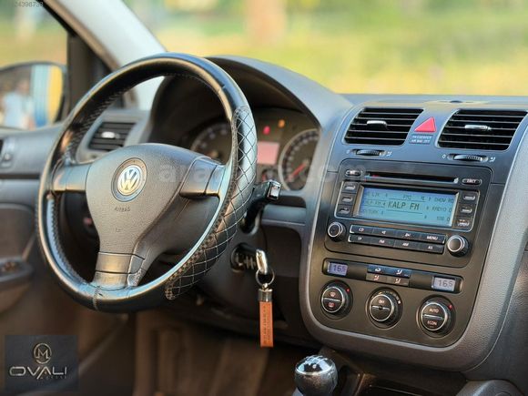 148 BİNDE 2005 MODEL EMSALSİZ 1.6 FSI GOLF