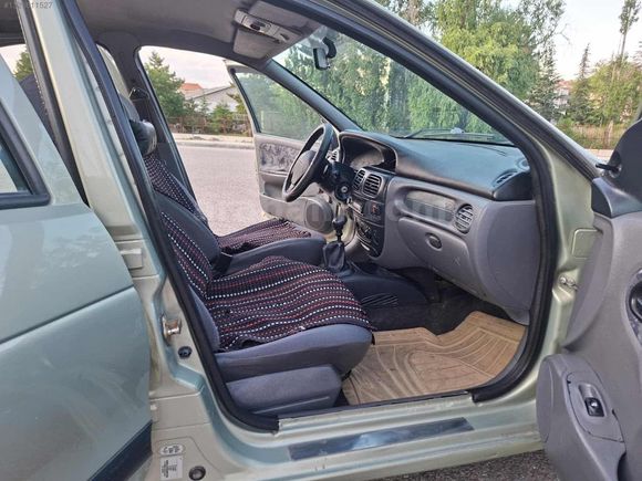 2000 MODEL MEGANE 1.6 RTA HATASIZ BAKIMLI MASRAFSIZ!!!