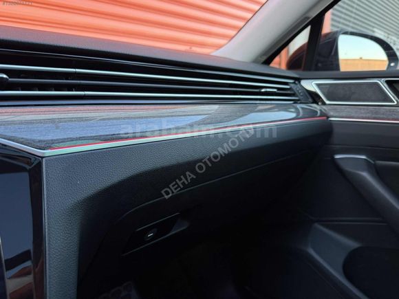 DEHA'DA 2020 VOLKSWAGEN PASSAT VARİANT ELEGANCE 1.900.000 TL KRD