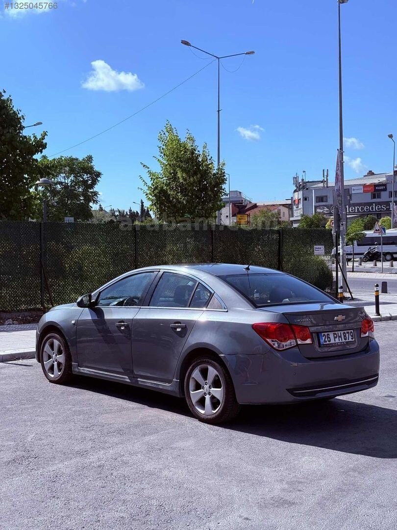 Galeriden Chevrolet Cruze 1.6 LT 2011 Model İstanbul 204.000 km Füme 7
