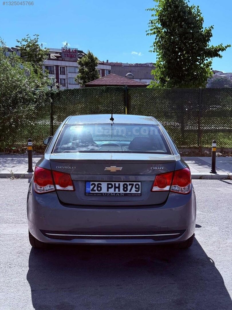 Galeriden Chevrolet Cruze 1.6 LT 2011 Model İstanbul 204.000 km Füme 2