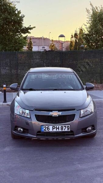 Galeriden Chevrolet Cruze 1.6 LT 2011 Model İstanbul 204.000 km Füme