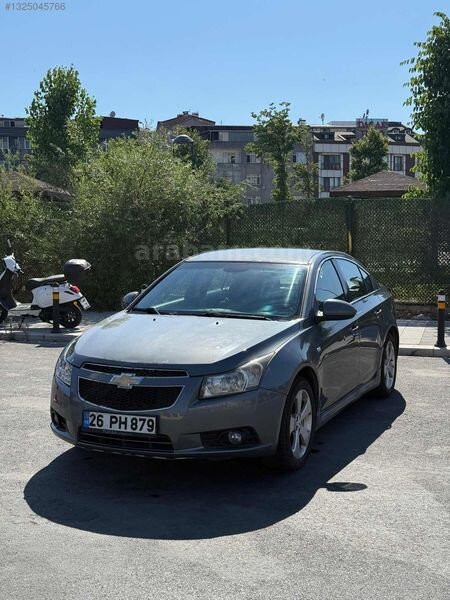 Galeriden Chevrolet Cruze 1.6 LT 2011 Model İstanbul 204.000 km Füme