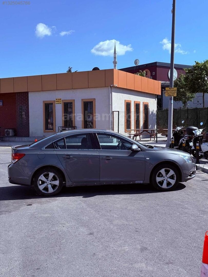 Galeriden Chevrolet Cruze 1.6 LT 2011 Model İstanbul 204.000 km Füme 5