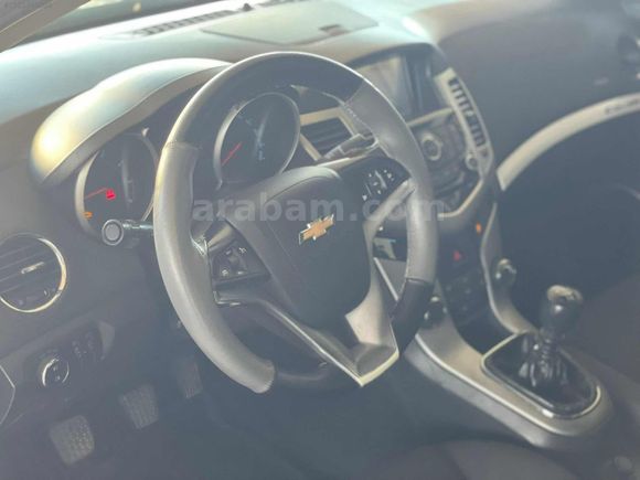 1.6 CHEVROLET CRUZE
