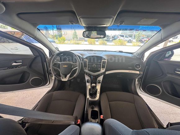 1.6 CHEVROLET CRUZE