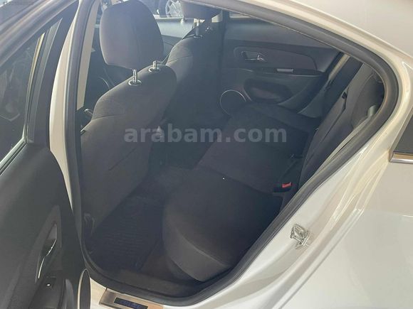 1.6 CHEVROLET CRUZE