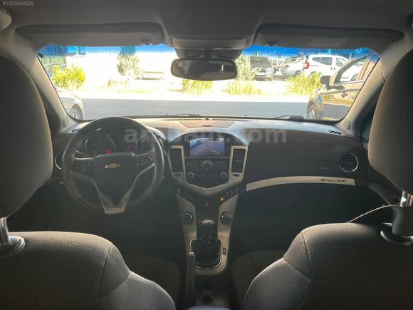 1.6 CHEVROLET CRUZE