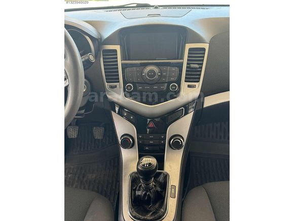 1.6 CHEVROLET CRUZE